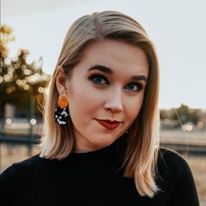 Meet your Posher, Alyson